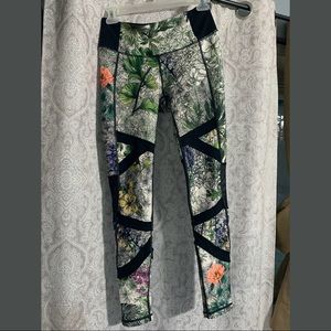 Calia by Carrie underwood size Small